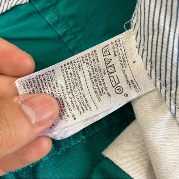 Old Navy Women’s Everyday Shorts in a Misses size 2 Teal green Blue - Picture 6 of 8